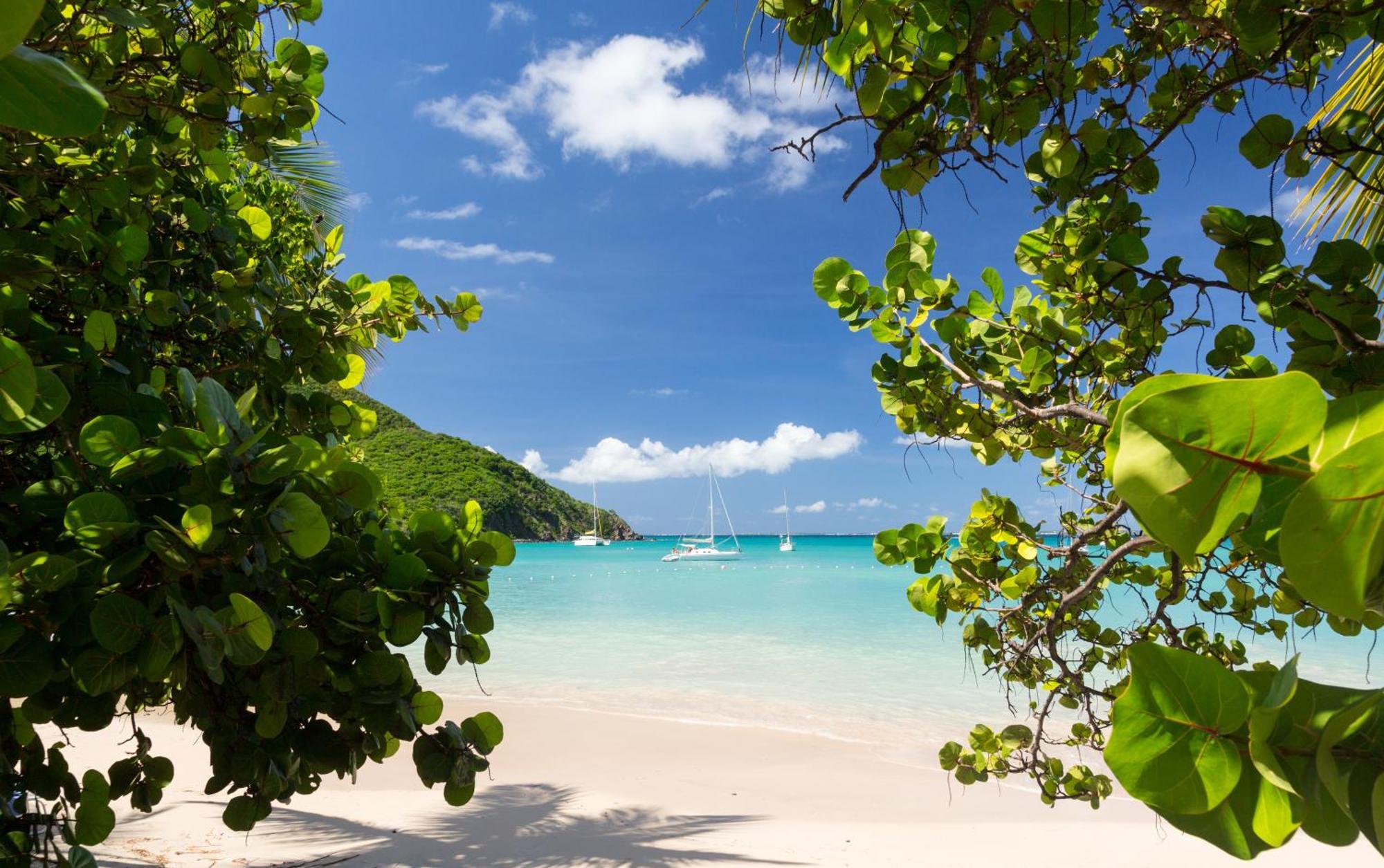 Simpson Bay Resort Marina & Spa Exterior photo Honeymoon beach