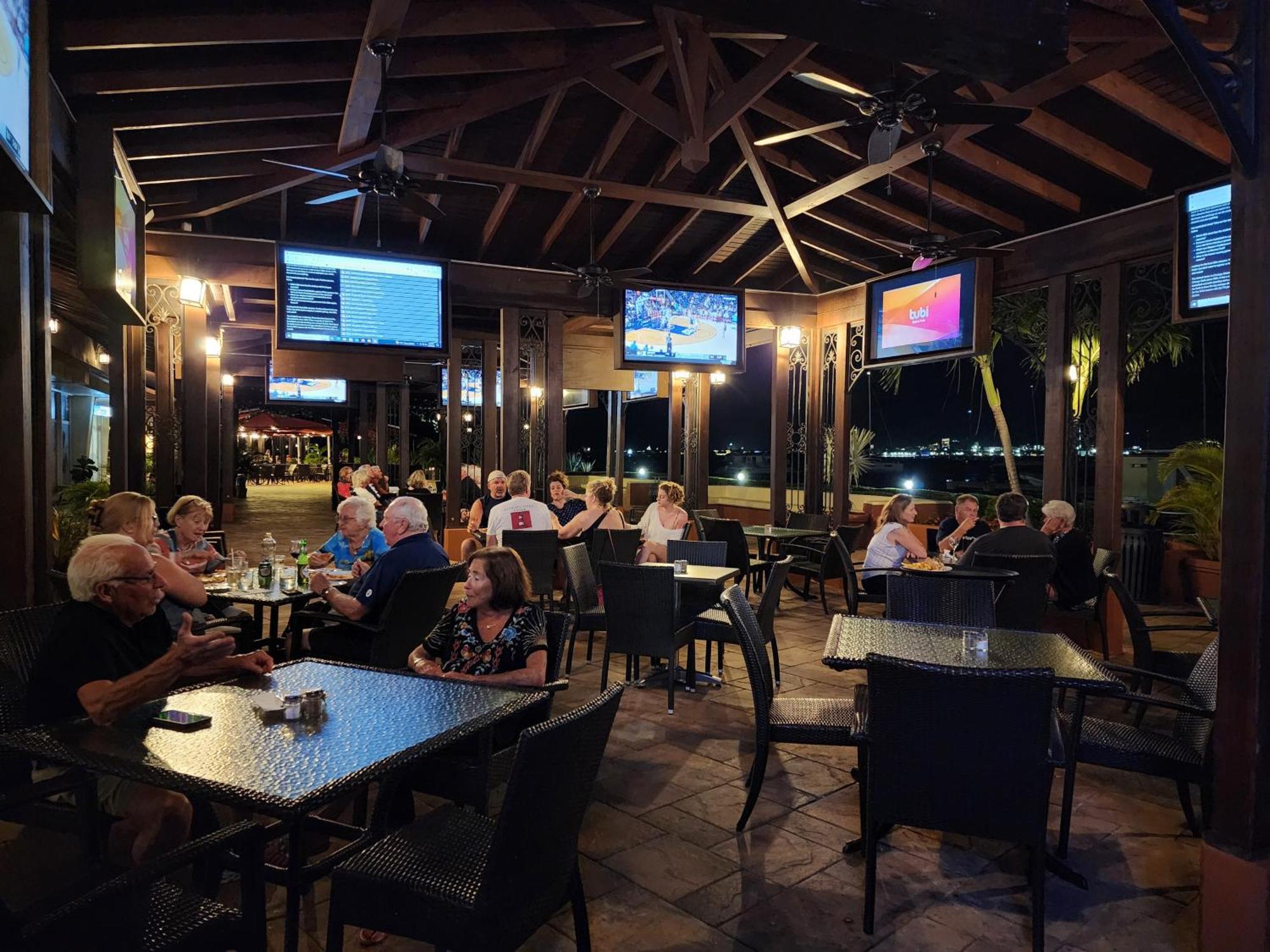 Simpson Bay Resort Marina & Spa Exterior photo The interior of the bar