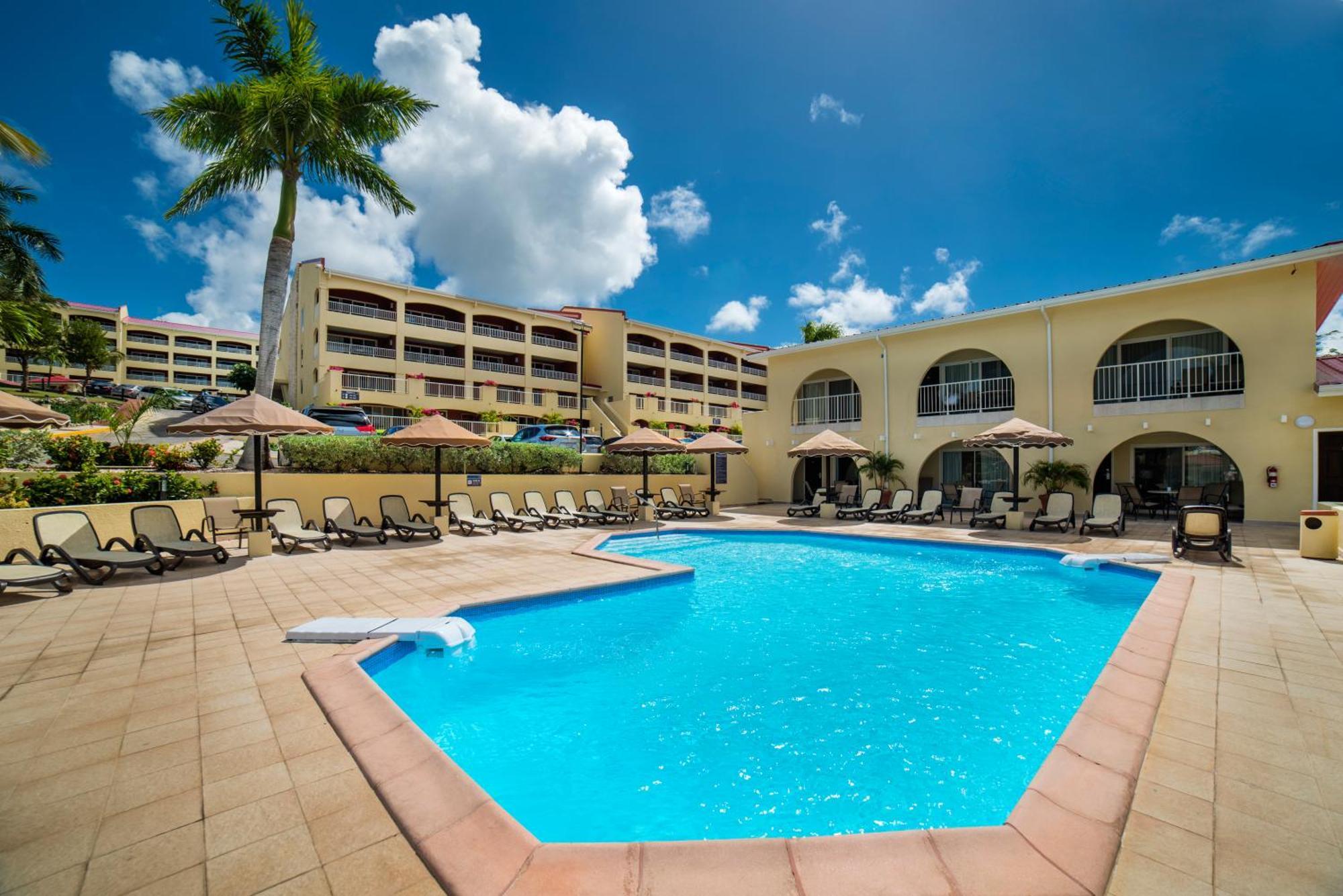 Simpson Bay Resort Marina & Spa Exterior photo The pool at the hotel