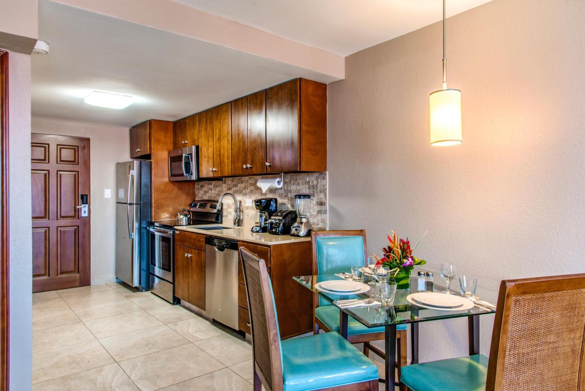 Simpson Bay Resort Marina & Spa Room photo A typical kitchen in a timeshare