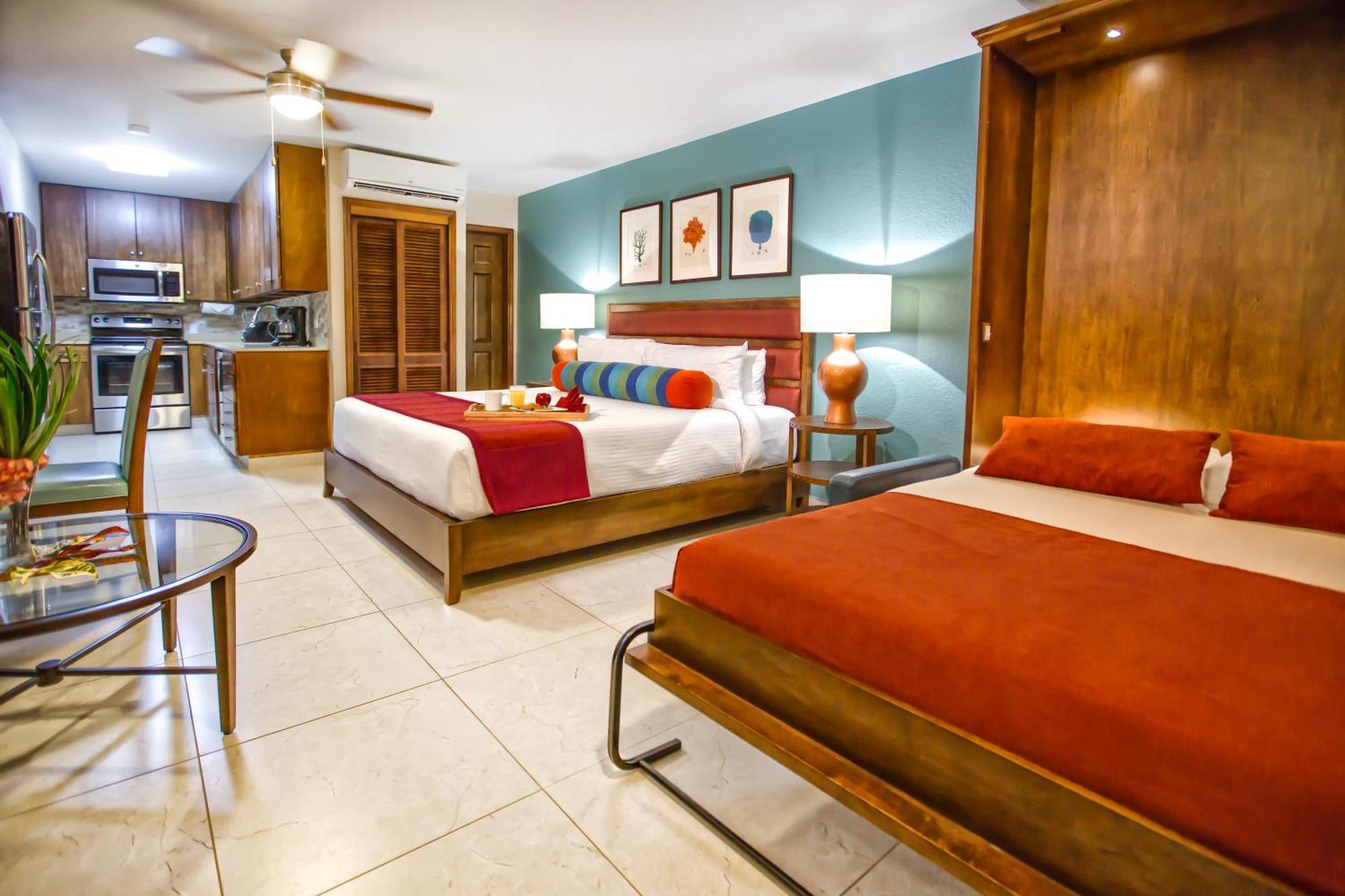 Simpson Bay Resort Marina & Spa Room photo A typical studio at the Hilton Hawaiian Village