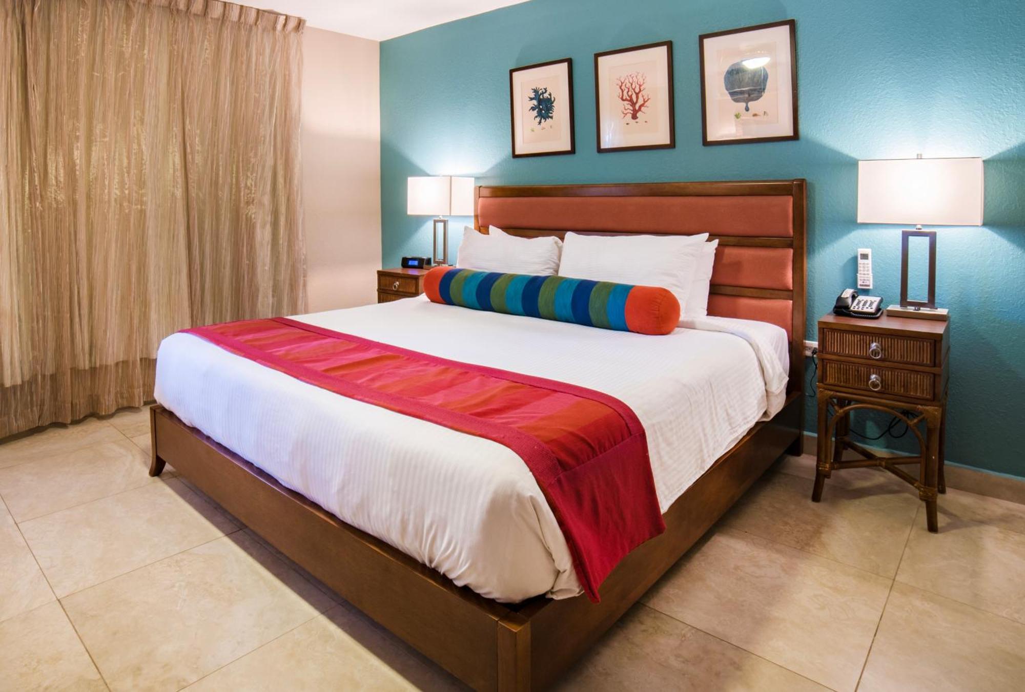 Simpson Bay Resort Marina & Spa Room photo A bedroom at the Hilton La Romana resort