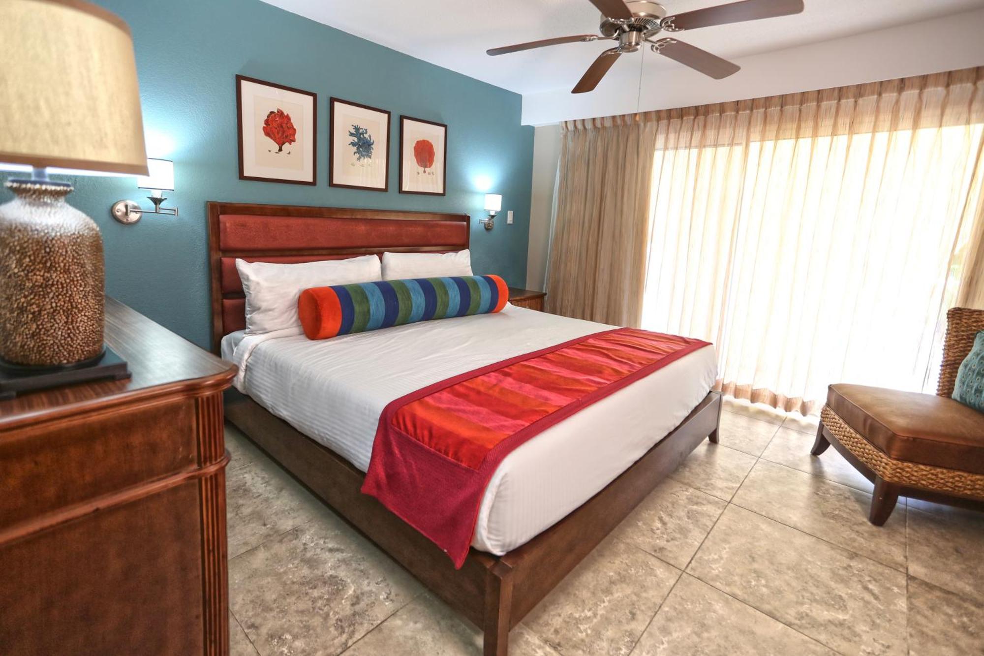 Simpson Bay Resort Marina & Spa Room photo A bedroom at the Hilton La Romana resort